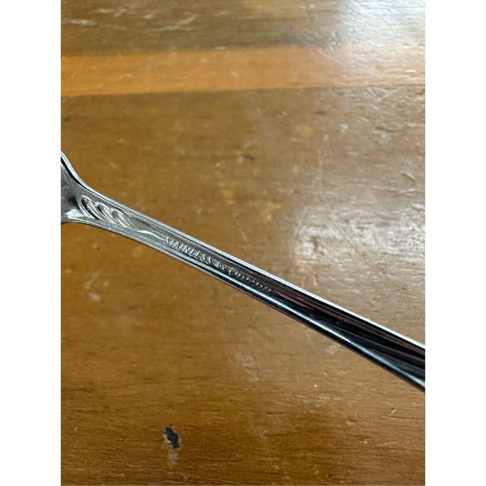Oneida Stainless Salad Forks Scroll Pattern Lot Set 8 - Picture 4 of 4